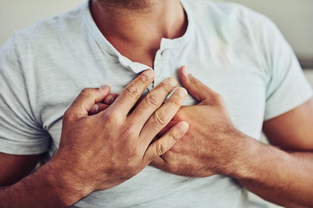 آیا درد قفسه سینه نشان دهنده مشکل قلبی است؟
